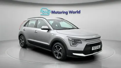 Używany Kia Niro 141 KM (103 kW) 2023 Szary SUV