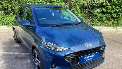 New Hyundai i10 Premium 79 HP (58 kW) 2025 Vibrant blue Hatchback