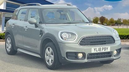Używany Mini Cooper D 150 KM (110 kW) 2018 Szary Hatchback
