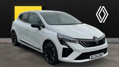 White Used 2024 Renault Clio V Techno Hatchback | £16,983 (Good price)