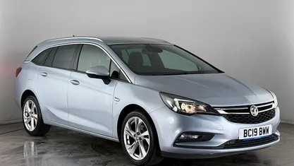 Used Vauxhall Astra SRi 150 HP (110 kW) 2019 Silver Estate