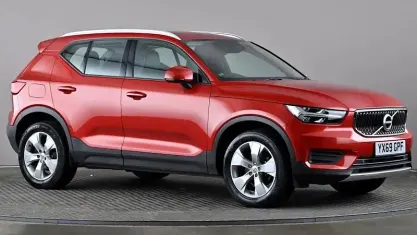 Usado Volvo XC40 Momentum 150 HP (110 kW) 2019 Vermelho SUV