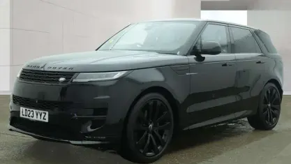 Begagnad Land Rover Range Rover Sport First Edition 349 HK (256 kW) 2023 Svart SUV