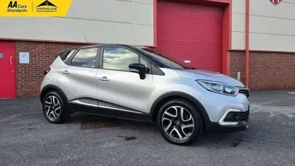 Begagnad Renault Captur Iconic 90 HK (66 kW) 2018 Svart SUV