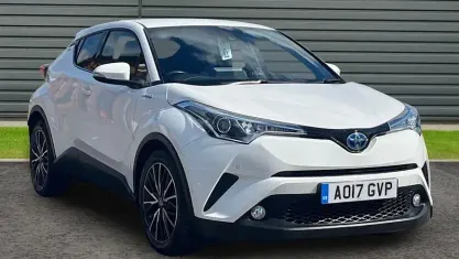 Used Toyota C-HR 122 HP (89 kW) 2017 White SUV