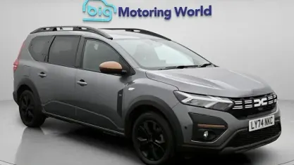 Used Dacia Jogger Extreme 141 HP (103 kW) 2024 Grey MPV