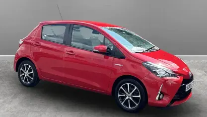Used Toyota Yaris 101 HP (74 kW) 2020 Red Hatchback
