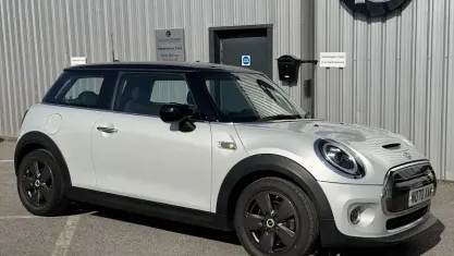 Used Mini Cooper Level 1 135 kW (184 HP) 2020 Hatchback