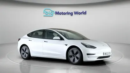 Used Tesla Model 3 Standard Range Plus 239 kW (325 HP) 2021 White Sedan