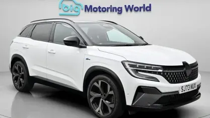 Used Renault Austral Iconic Esprit Alpine 200 HP (147 kW) 2023 White/black SUV