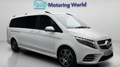 Used Mercedes V300 AMG line 237 HP (174 kW) 2023 White MPV