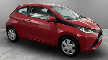 Used Toyota Aygo X-play 69 HP (50 kW) 2018 Hatchback