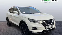 White Used 2017 Nissan Qashqai N-Connecta SUV | £13,850 (Fair price)