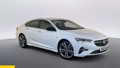 Second-hand Vauxhall Insignia Sport 203 CP (149 kW) 2021 Alb Hatchback