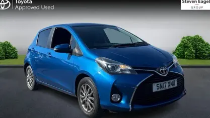 Used Toyota Yaris 99 HP (72 kW) 2016 Blue Hatchback