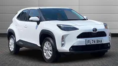 Pure white Used 2024 Toyota Yaris Cross SUV | £22,995 (Good price)