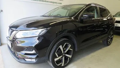 Usado Nissan Qashqai S 110 HP (80 kW) 2017 Preto SUV