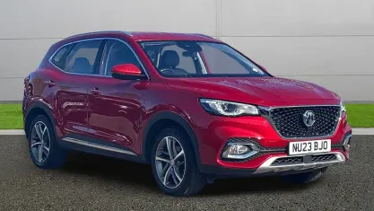 Used MG HS Excite 162 HP (119 kW) 2023 Red SUV