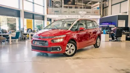 Used Citroën C4 SpaceTourer PureTech 131 HP (96 kW) 2020 Red MPV