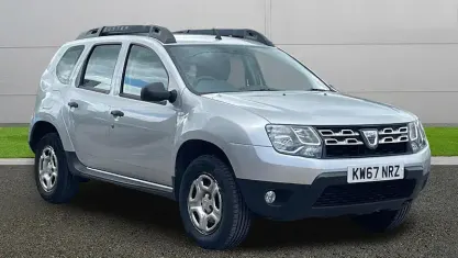 Used Dacia Duster Ambiance 114 HP (83 kW) 2017 Silver SUV