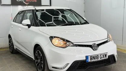 Used MG MG3 106 HP (77 kW) 2018 White Hatchback