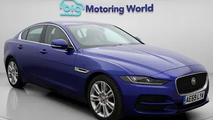 Used Jaguar XE SE 180 HP (132 kW) 2019 Blue Sedan