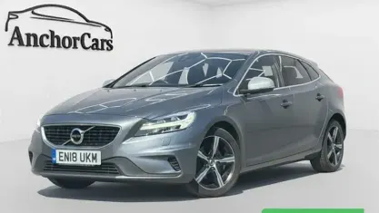 Usado Volvo V40 R-Design 122 HP (89 kW) 2018 Cinzento Citadino