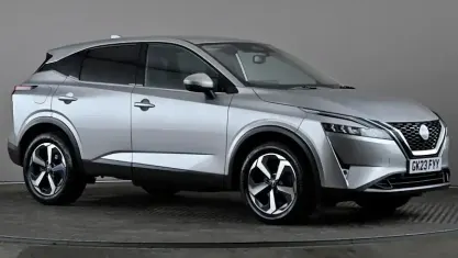 Begagnad Nissan Qashqai N-Connecta 140 HK (102 kW) 2023 Silver SUV