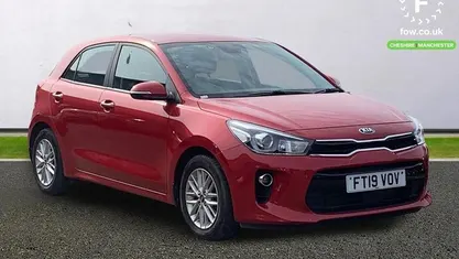 Używany Kia Rio 101 KM (74 kW) 2019 Czerwony Hatchback