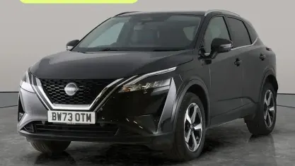 Usado Nissan Qashqai N-Connecta 140 HP (102 kW) 2023 Preto SUV