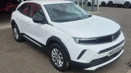Used Vauxhall Mokka Design Edition 101 HP (74 kW) 2023 White SUV