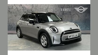 Używany Mini Cooper Classic 136 KM (100 kW) 2022 Srebrny Hatchback
