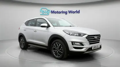 Używany Hyundai Tucson Premium 177 KM (130 kW) 2019 Srebrny SUV