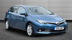 Blue Used 2016 Toyota Auris Hatchback | £9,770 (Fair price)