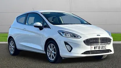 Used Ford Fiesta Zetec 101 HP (74 kW) 2018 White Hatchback