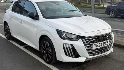 Used Peugeot 208 Allure 102 HP (75 kW) 2025 Hatchback