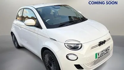 White Used 2022 Fiat 500e Icon Hatchback | £11,350 (Fair price)