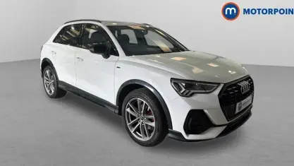 Begagnad Audi Q3 Black Edition 150 HK (110 kW) 2022 Vit SUV