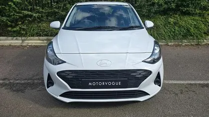 New Hyundai i10 Premium 63 HP (46 kW) 2025 White Hatchback
