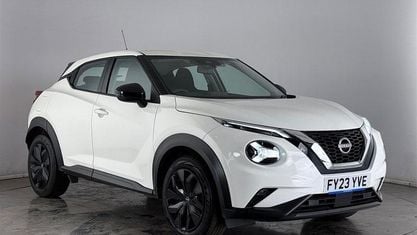Usado Nissan Juke Acenta 114 HP (83 kW) 2023 Branco SUV