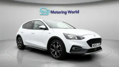 Używany Ford Focus Active X 125 KM (91 kW) 2020 Biały Hatchback