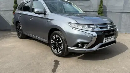Used Mitsubishi Outlander P-HEV 203 HP (149 kW) 2016 Estate