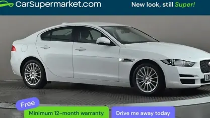 Gebraucht Jaguar XE SE 180 PS (132 kW) 2019 Weiß Limousine