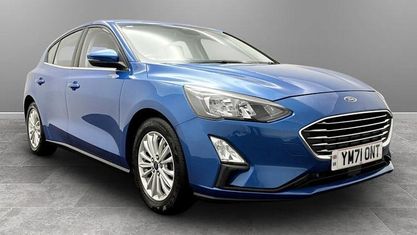 Begagnad Ford Focus Titanium 120 HK (88 kW) 2020 Halvkombi