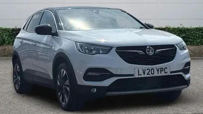 Used Vauxhall Grandland X SRi 131 HP (96 kW) 2020 White SUV