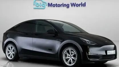 Begagnad Tesla Model Y Long Range AWD 286 kW (389 HK) 2025 SUV