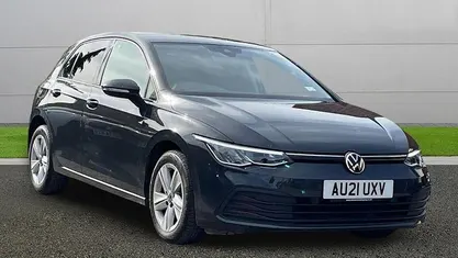 Second-hand VW Golf VIII Life 110 CP (80 kW) 2024 Hatchback