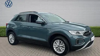 Used VW T-Roc Life 110 HP (80 kW) 2024 Blue SUV