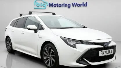 Begagnad Toyota Corolla Design 184 HK (135 kW) 2021 Kombi