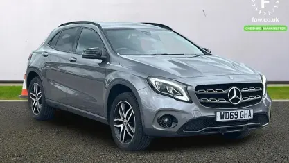 Usado Mercedes GLA180 Urban 122 CV (89 kW) 2020 Gris SUV